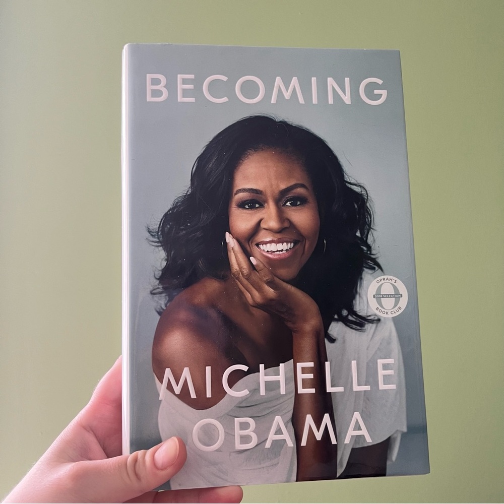 📚 4/25$ 📚 Becoming by Michelle Obama - Hardcover Book